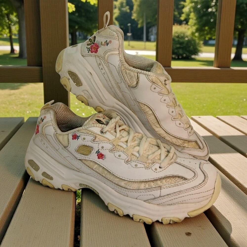 Skechers D'Lites Vintage Womens White W/Floral Design Walking Sneakers - 8.5
